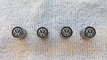 imt 506 ulje u menjacu: Univerzalne metalne ventil kapice sa logom VOLKSWAGEN Ukrasite Vaš — 1