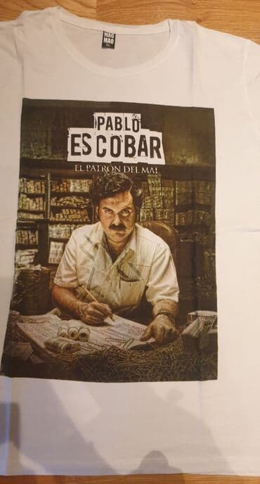 zimske jakne c a: Pablo escobar - eskobar bela muška majica. Piše xl velicina. Pazuh — 2
