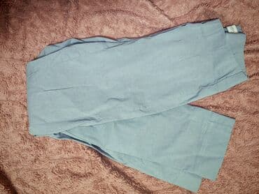 Trenerke: Ženske farmerke – nekoliko para Cena za dva para koju imaju ostecenja — 20