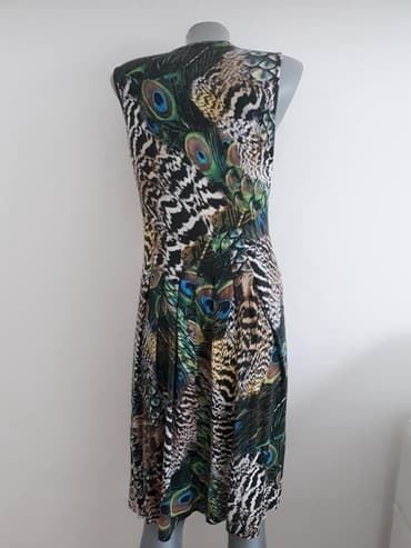 otkup svecanih haljina: Haljina Italy 4o cena 900
viskoza elastin
sirina grudi 50-60duzna 105 — 2