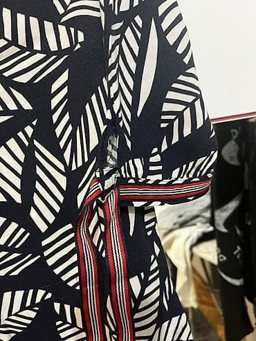 koton sakoi: Ženska bluza sa uzorkom listova - Model: klasična bluza ravnog kroja — 2