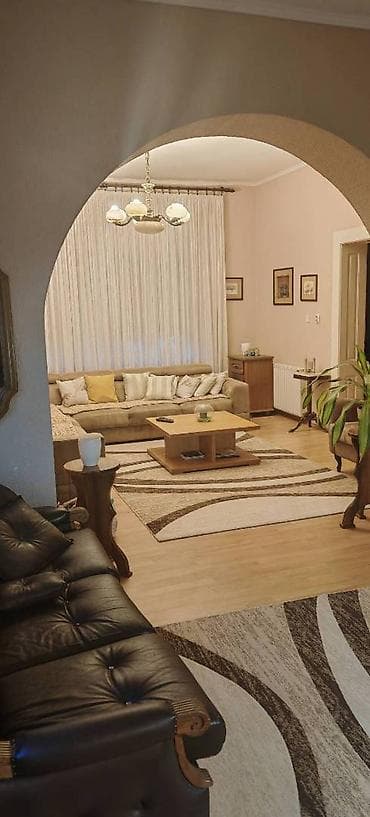 kuca kragujevac: 270 kv. m, 6 soba — 3