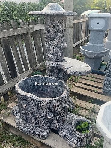 cvece kaliope: Dekorativna betonska baštenska česma i žardinjer(a) u obliku panja - — 1