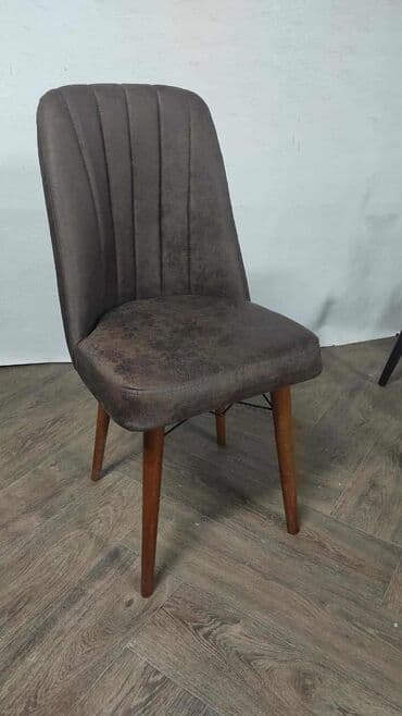 Stolice: 08. stolica 
4900din komad — 7
