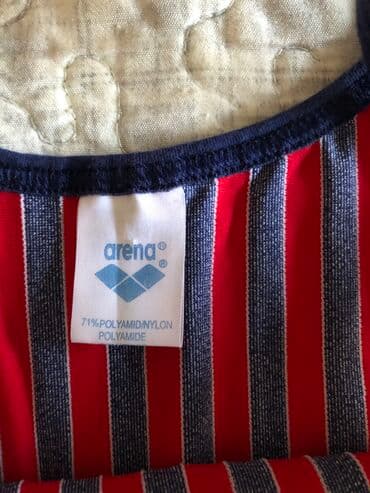 tommy hilfiger d: ARENA top odgovara idealno XS veličini.Nikad nošen,dobijen na poklon — 4