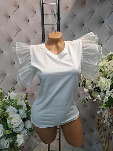 pull and bear jakne: Ženska majica sa plisiranim volan rukavima - Model: kratki rukavi sa — 5