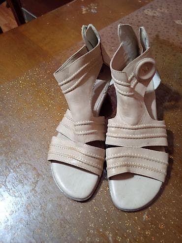 nine west sandale srbija: Na prodaju kožne sandale, kao nove, broj 37.
Cena 1500 RSD — 2