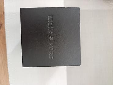 Na prodaju sat Michael Kors