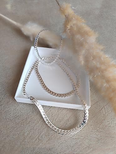 Set nakita – žig 925 Elegantni komplet od srebra 925 sastoji se od: -