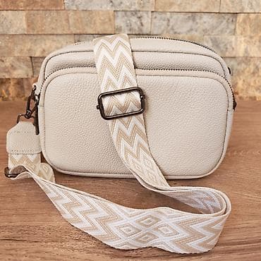 privezak ljubav vera nada: Kompaktna “camera bag” torbica u bež/ekru nijansi sa dvostrukim — 3