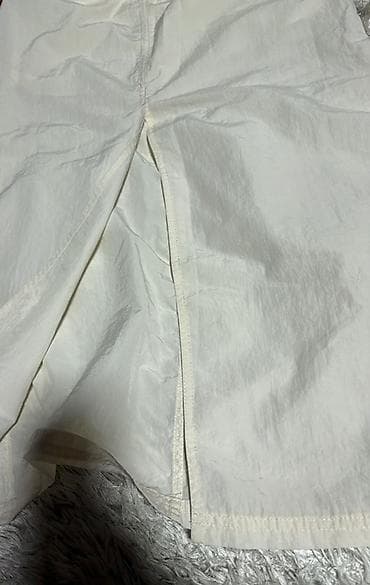 asos beograd: Bershka suknja od laganog, svetlog najlona - Brend: Bershka (etiketa — 3