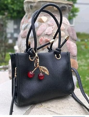 bata zenski novcanici: Mini ženska torba – model sa ukrasnim priveškom trešanja - Dizajn — 3