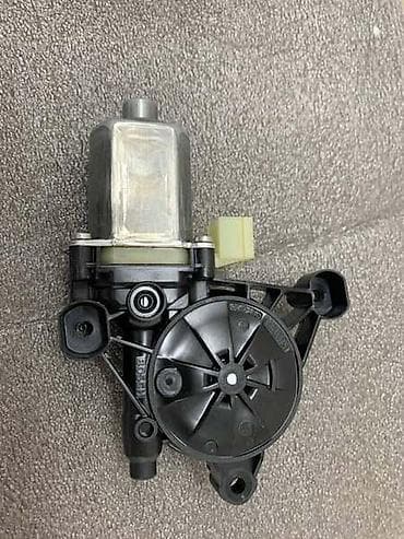 auto prikolice subotica: MOTOR PODIZAČA PROZORA ZA AUDI A4 - 8W0959802 | Motor podizača — 2