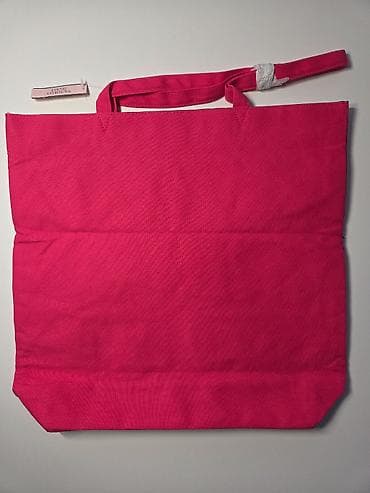 pvc torbe za plazu: Victoria`s Secret Pink Sequin Heart Canvas Torba

Dimenzije 40 x 38 cm — 3