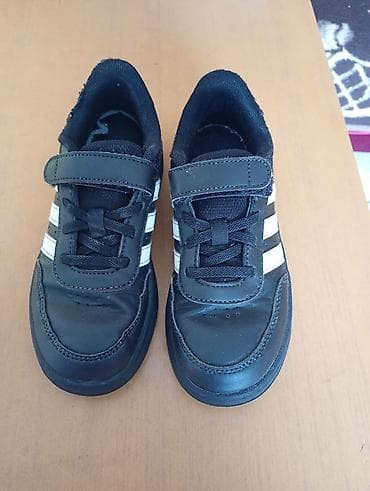 riker patike: Dečije patike Adidas, crne boje sa belim detaljima (tri pruge sa — 1