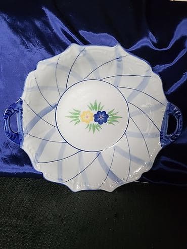 Cinija nova velika porcelanska iz 80ih. Masivna cinija,sve na njoj