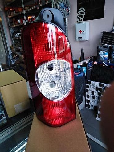 5x114 3: ŠTOP LAMPE | Štop lampe za Renault Master 03-09. Cena je 3200 — 2