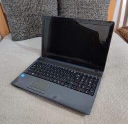 Intel Celeron, 4 GB OZU, 15.6 "