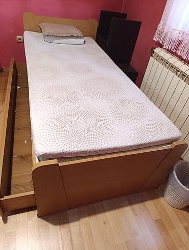 polovni dušeci za krevet: Dva ista kreveta sa fijokama bez duseka 
Bg Banjica 
hitna prodaja — 2