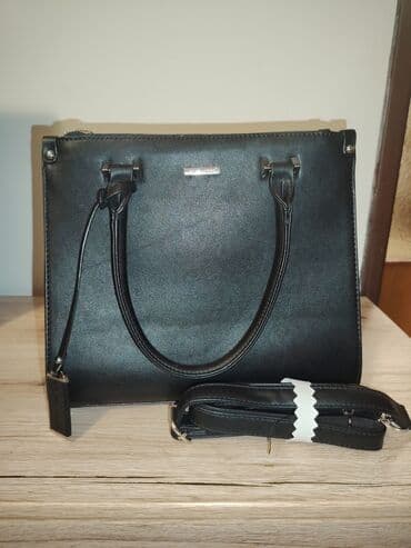 torbe za 10 evra: Elegantna ženska torba – crna - Materijal: glatka eko koža sa — 4