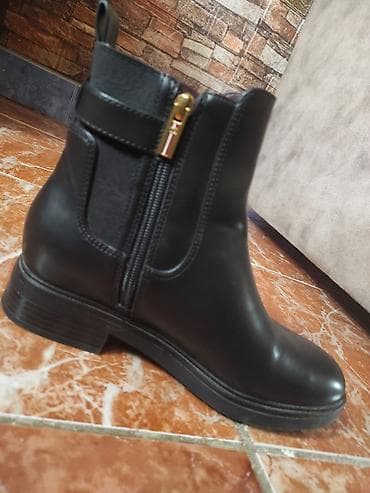 polovno ski odelo: Tommy Hilfiger ženske kožne gležnjače - Model: klasične crne — 3