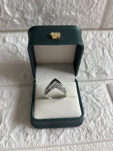 fred perry cena: Prstenje 
Vel:10
Cena:1500 din
acc — 4
