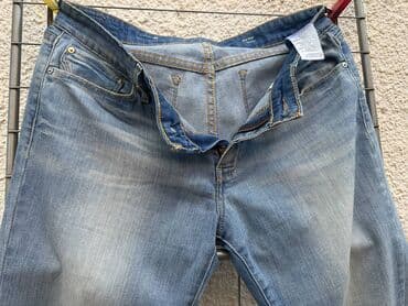 pazarske farmerke cena: LEVIS - original, predobre blede Leviske u odličnom stanju. Srednji — 4