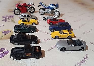 Kolekcija metalnih automobila i motota