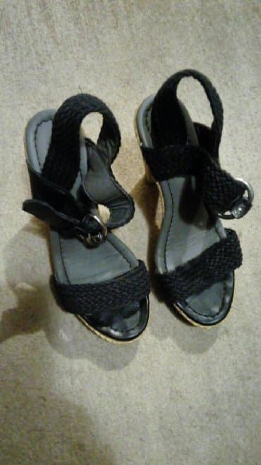 c a papuce: Sandals, 37 — 5