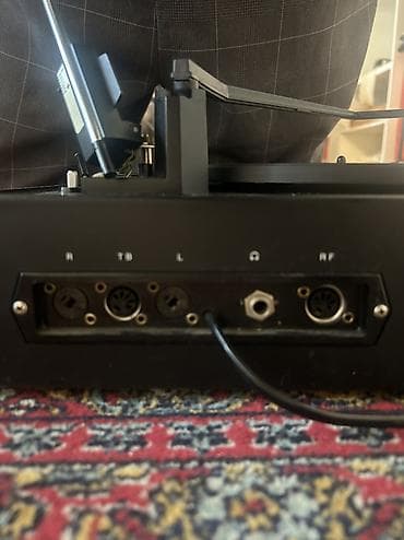 Kitchen Appliances: Works with speaker and four vinyl disc — 8