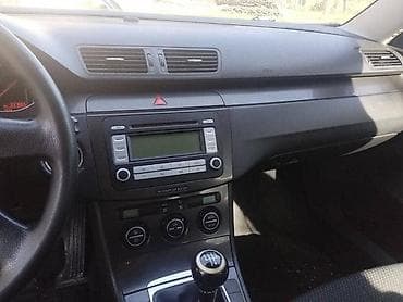 RADIO ZA VOLKSWAGEN PASSAT B6 | Fabricki radio za vw vozila na lalafo.rs RADIO ZA VOLKSWAGEN PASSAT B6 | Fabricki radio za vw vozila