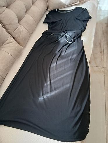 walk maks patike: Sportska crna maksi suknja idealna na patike i stikle majica po — 1