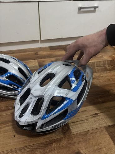 Sport i razonoda: Kacige za biciklo vel obim 52-57 cm su u odlicnom stanju sa sitnim — 9