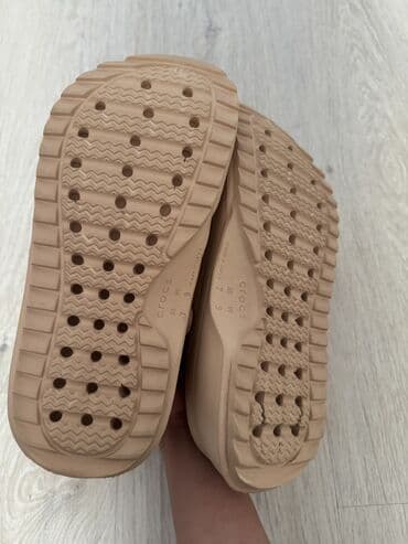 grubin papuce krava: Fashion slippers, Crocs, 40 — 6