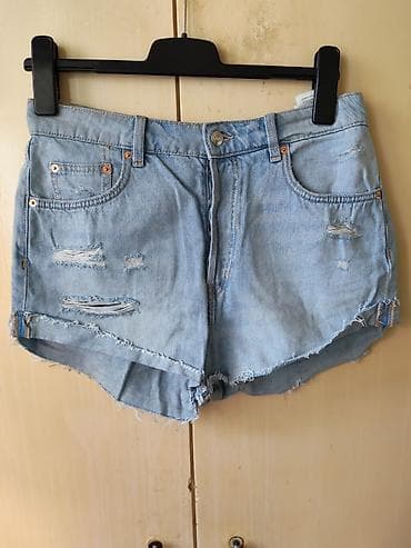 H&M Divided teksas šorts - Model: kratki džins šorts sa efektnim