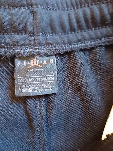 Šortsevi: Jordan donji deo trenerke vel L — 2