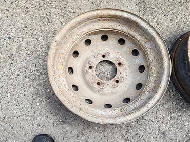 lada 2107 motor: Felna celicna Lada 2121,21213,21214i 16'' br.1-4. Polovno, ocuvano — 5