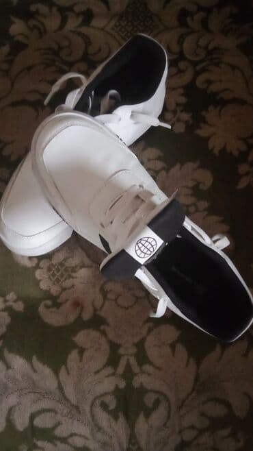 Muška obuća: Patike, Adidas, veličina - 40 — 2