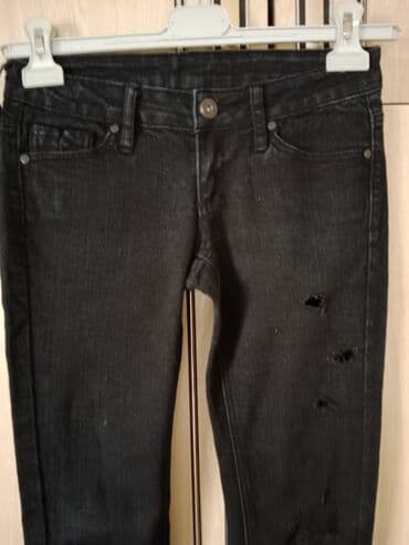 ps pantalone 2023: Mango jeans crne farmerke
 Veličina 34
kratko nošene
Cena 800 din — 5