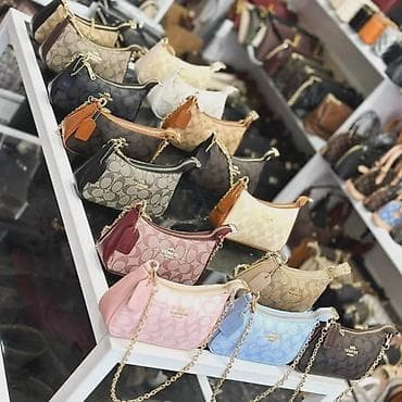 luj viton torba crna: Mini ženske torbice preko ramena sa lančanim kaišem - Model — 2