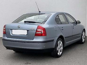 organizator za auto sediste: ŠKODA OCTAVIA II 2.0TDI - KOMPLETAN AUTO U DELOVIMA | Kompletan — 2