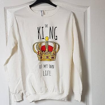 Dukser nov,prelep,ima i u teget boji