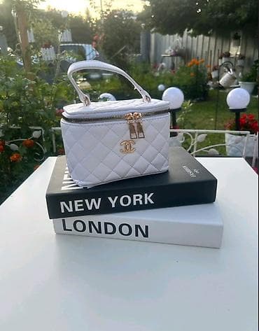 new yorker srbija torbe: Torbe chanel
16x11
Cena 3100 din
💋 — 2