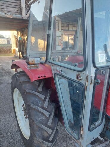 svetleca traka za auto: Traktor UNIVERZAL 445 standard bez ikakvih ulaganja. Gume nove — 5
