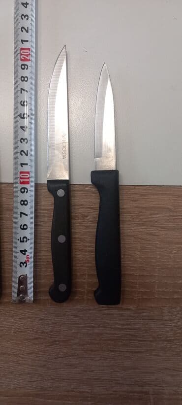 kalupi za oraščiće cena: Kuhinjski noževi 4 komada. Cena je za sva 4 noza. Novi Beograd — 3