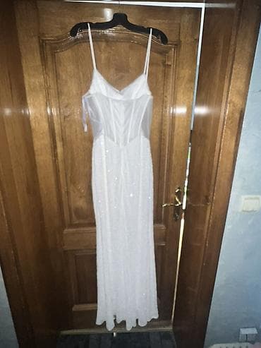 Ostala ženska odeća: Elegantna bela haljina na bretele, dužine do poda. - Kroj: uska — 5