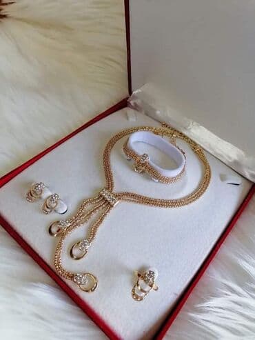 set za manikir lidl: Set nakita
Cena 2100din — 5