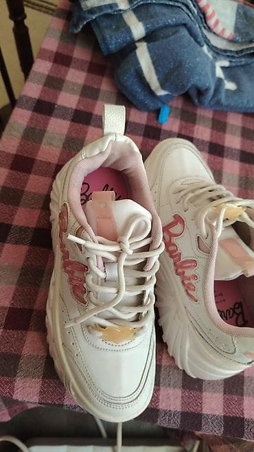sandale bez boje: Bershka Barbie patike – bele chunky/sneakers - Model: Bershka x — 3