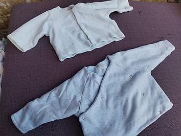 majice sa natpisom: Paket odeće za bebe 0–3 meseca – 100 din Komplet sadrži: - 2x bodić — 4