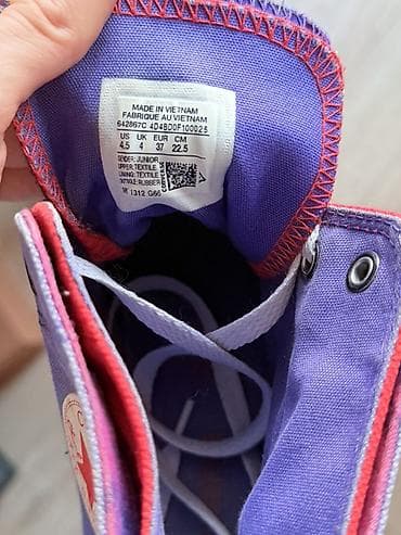 deciji set posudja: Converse Chuck Taylor All Star – duboke starke

- Veličina: EU 37 — 4